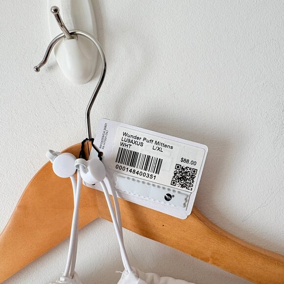 Lululemon Wunder Puff Mittens White Unisex Large/XL NWT - Picture 7 of 8